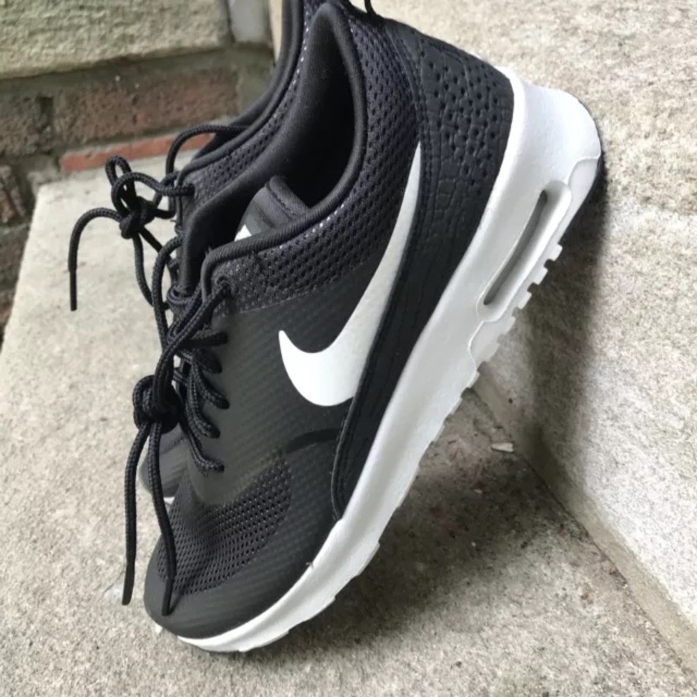 Nike Women’s Air Max Thea